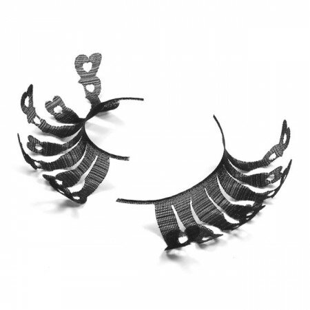 WINDOW TO THE SOUL in Love-struck (premium lace eyelashes)